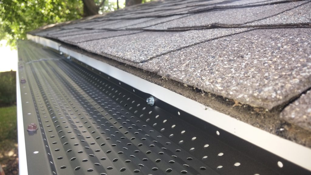 Avoid These 5 Dangers of Clogged Gutters